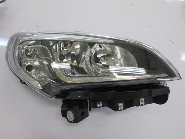 FARO DERECHO ELECTRICO C/MOTOR (H7/H7)