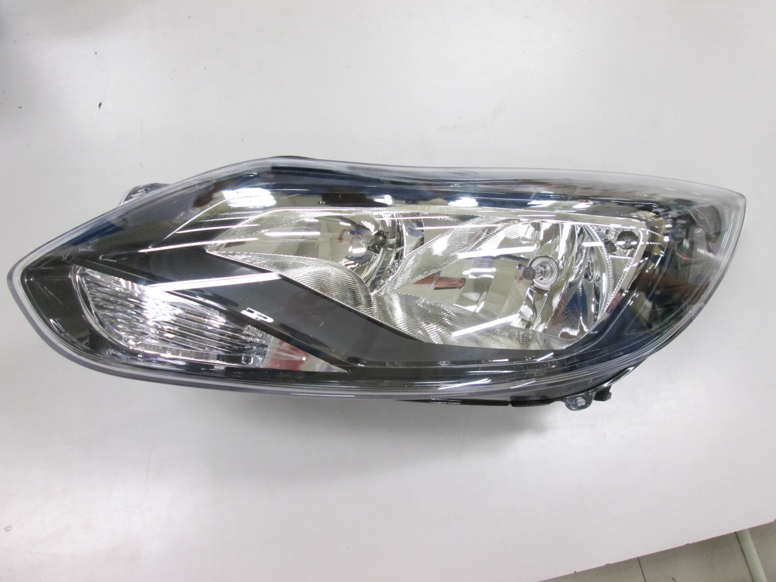 FARO H7+H1 IZQUIERDO REGULACION ELECTRICA CON MOTOR (INTERIOR OSCURO)