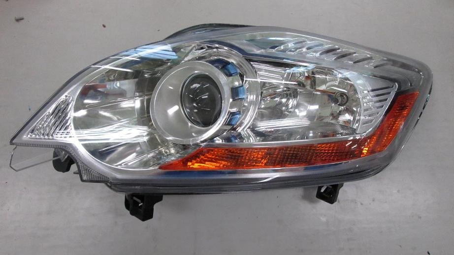 FARO XENON IZQUIERDO (D1S)