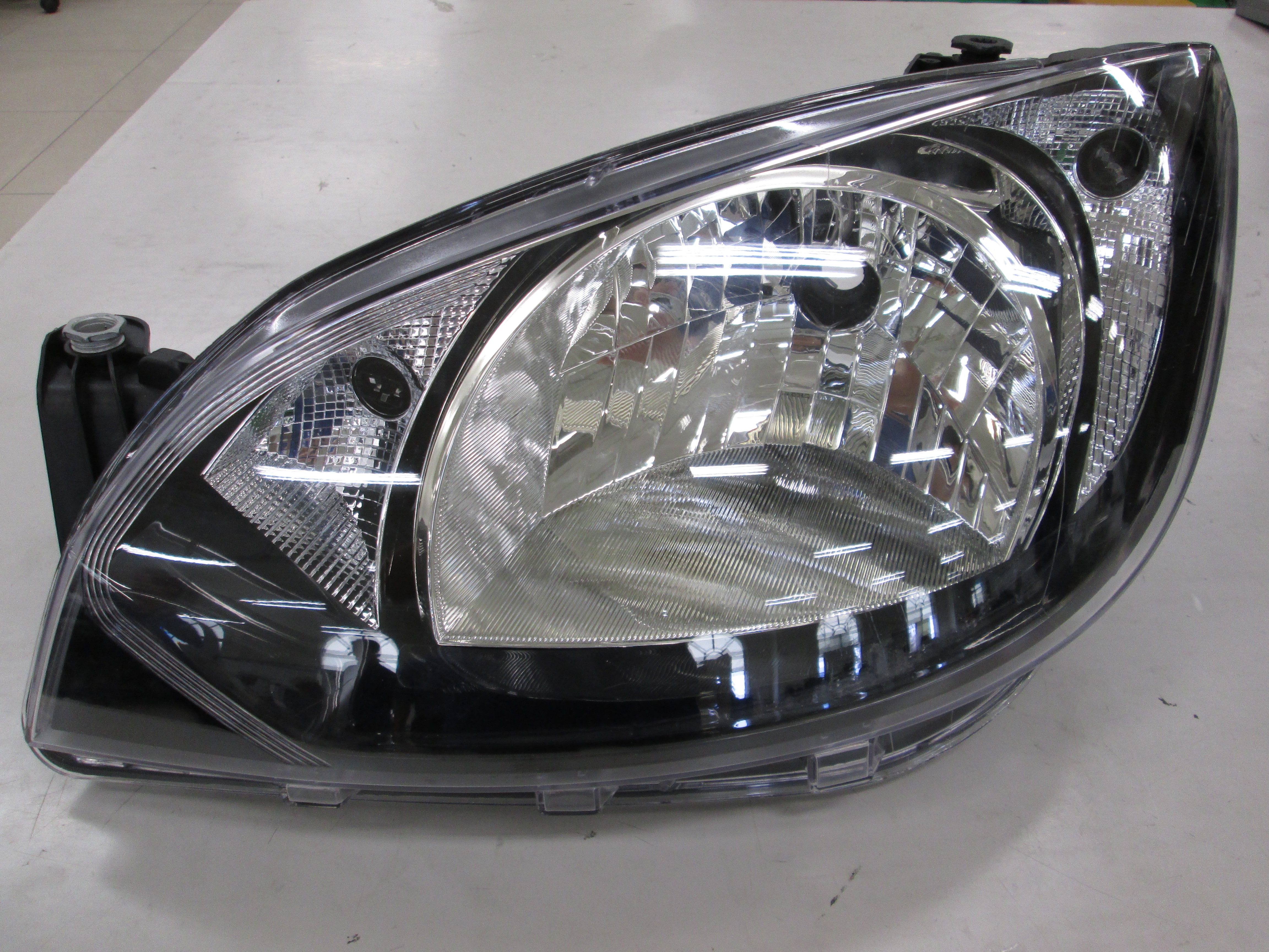 FARO DERECHO REGULACION ELECTRICA  (INTERIOR NEGRO)