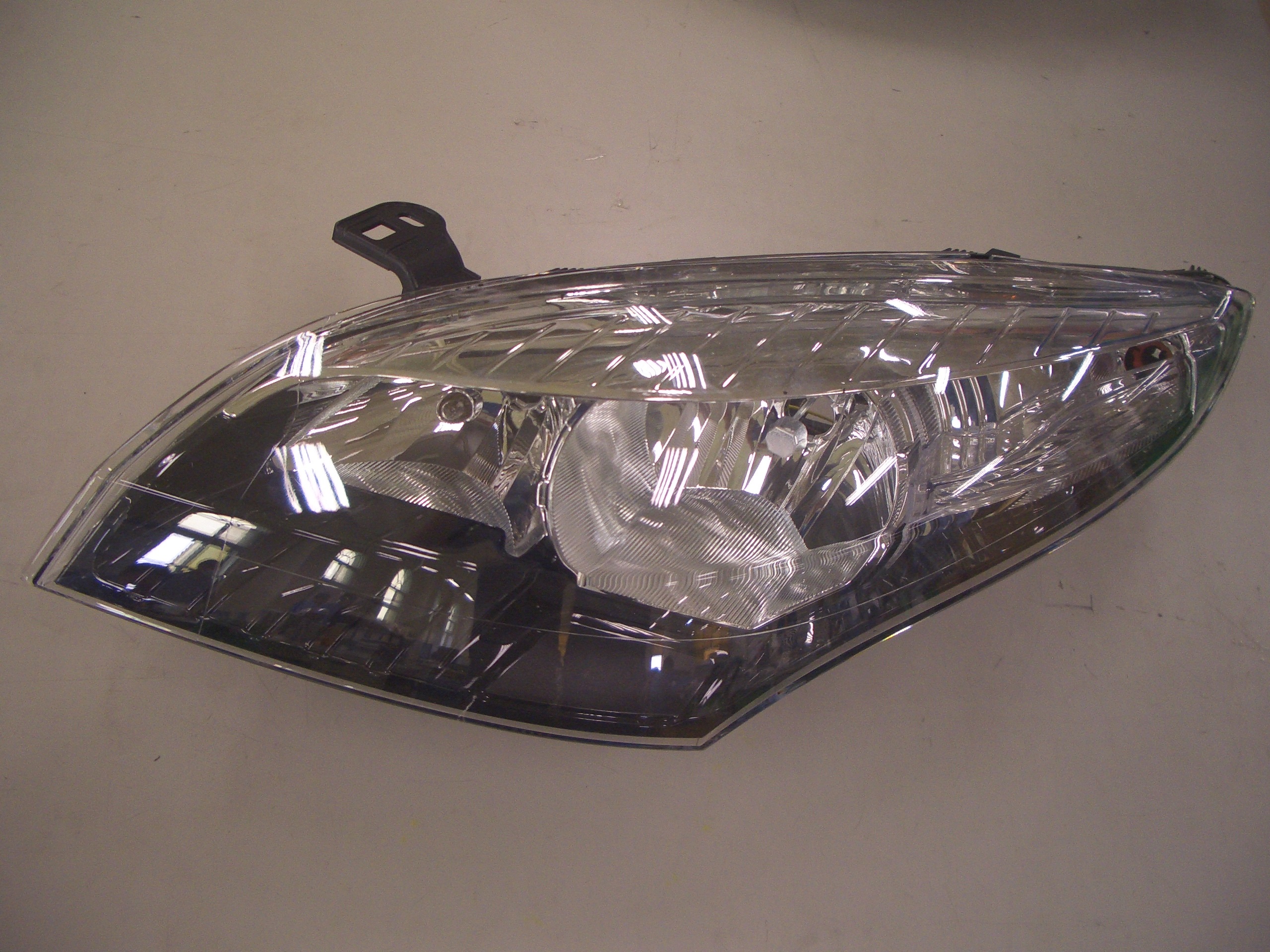 FARO H7+H7 IZQUIERDO CON REGULACION ELECTRICA CON MOTOR (INTERIOR CROMADO)
