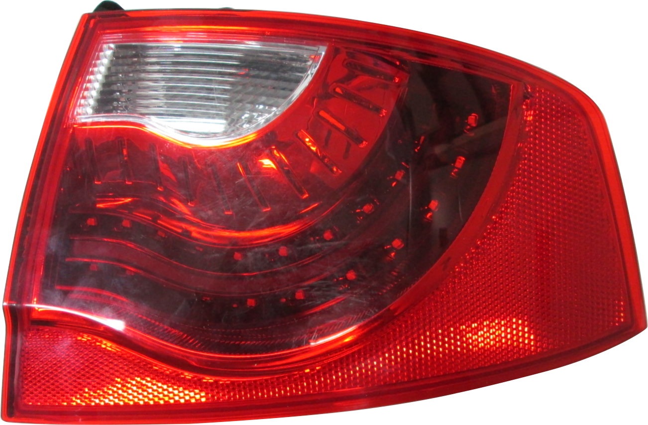 PILOTO TRASERO IZQUIERDO CANTO LED 4PUERTAS