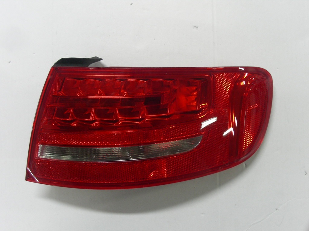 PILOTO TRASERO DERECHO CANTO (SW) LED