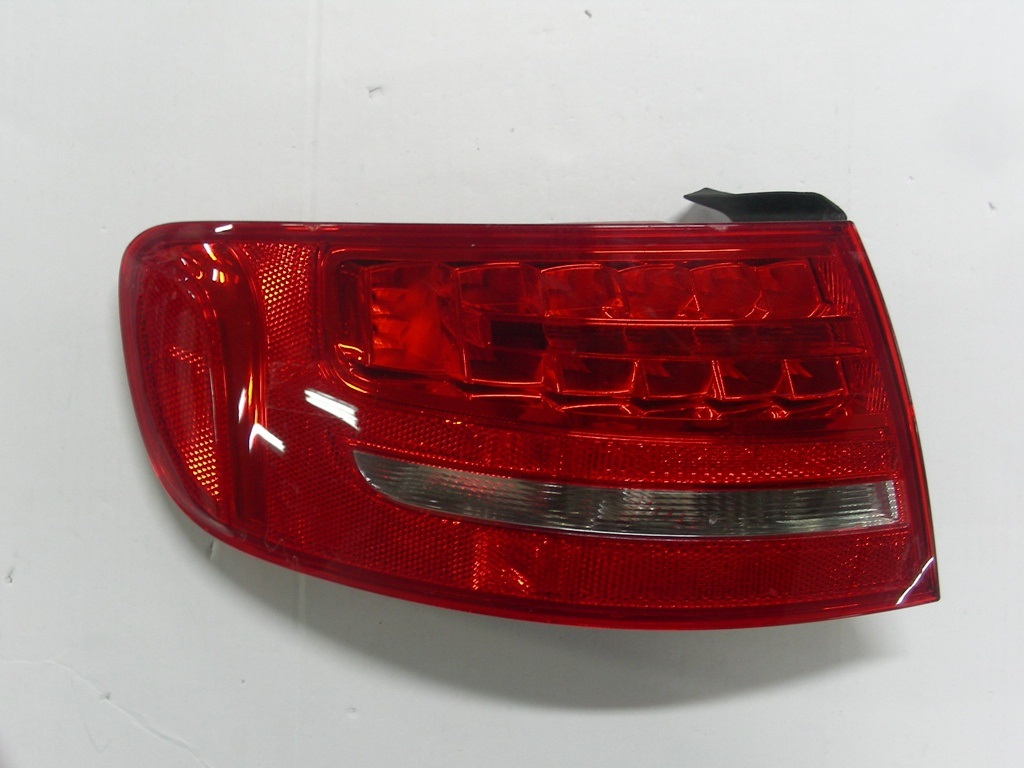 PILOTO TRASERO IZQUIERDO CANTO (SW)LED