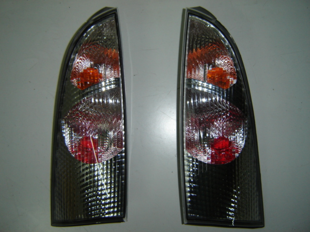 PILOTOS TRASEROS CRISTAL TUNING 3/5PUERTAS KIT