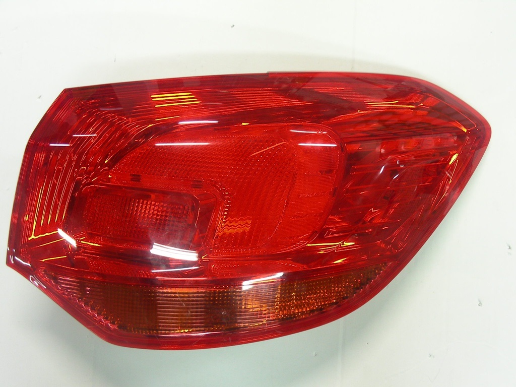 PILOTO TRASERO DERECHO SW (ROJO/ROJO)