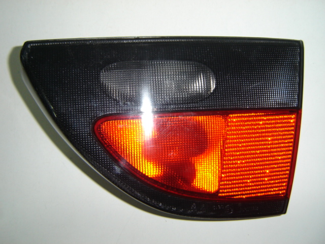 PILOTO TRASERO MALETERO (SEDAN)