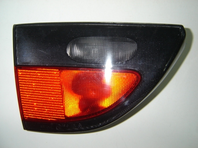 PILOTO TRASERO MALETERO IZQUIERDO (SEDAN)