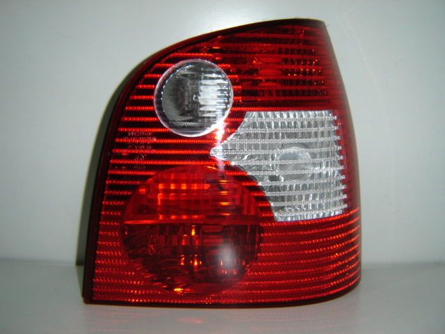 PILOTO TRASERO DERECHO (ROJO/BLANCO)
