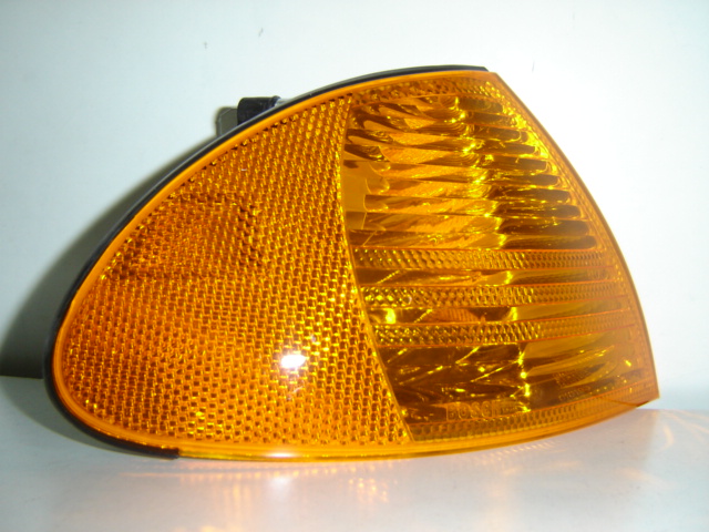 FARO CON REGULACION ELECTRICA PILOTO AMBAR DERECHO