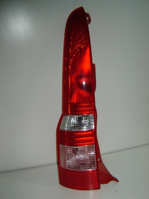 PILOTO TRASERO IZQUIERDO (CUERPO ROJO)
