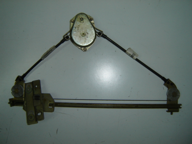 ELEVALUNAS DELANTERO MANUAL IZQUIERDO