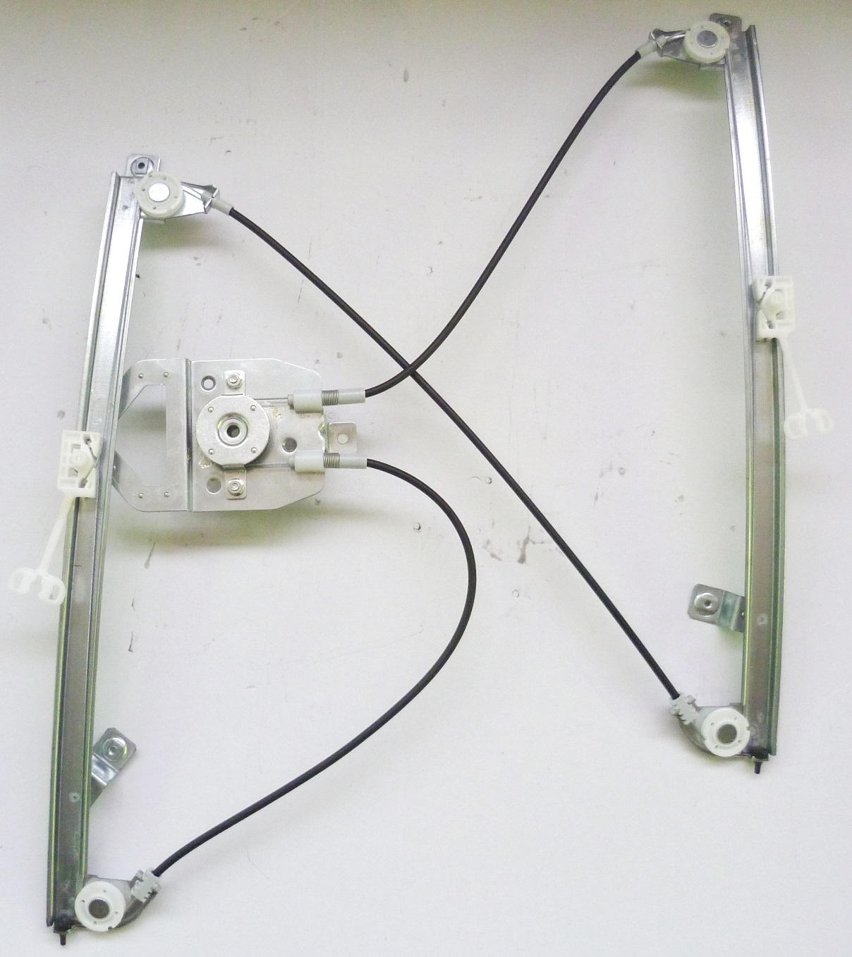 ELEVALUNAS DELANTERO ELECTRICO IZQUIERDO 5PUERTAS (SIN MOTOR)
