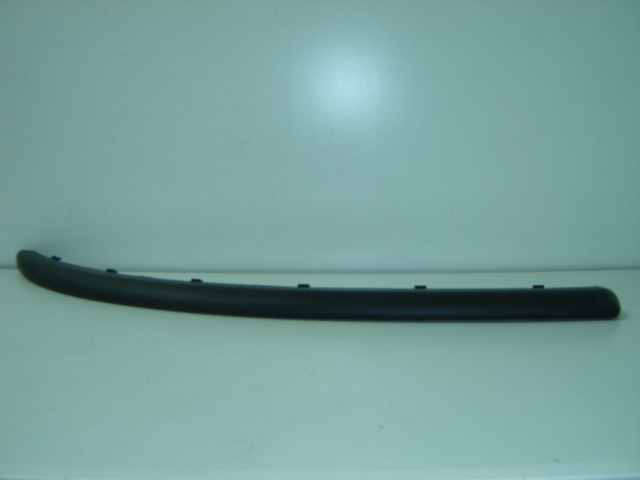 MOLDURA PARAGOLPES DELANTERO DERECHA