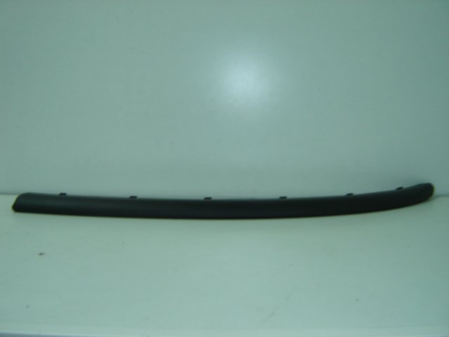 MOLDURA PARAGOLPES DELANTERO IZQUIERDO