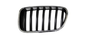 REJILLA IZQUIERDA (CROMADA/NEGRA)