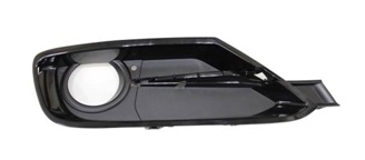 REJILLA DERECHA PARAGOLPES DELANTERO CON HUECO FARO INTERIOR