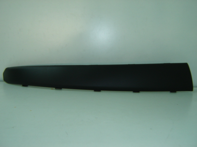 MOLDURA PARAGOLPES DELANTERO DERECHA 3PUERTAS