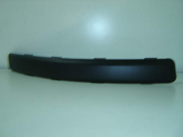 MOLDURA PARAGOLPES DELANTERO DERECHA