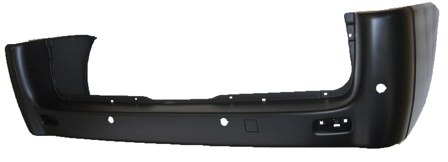 PARAGOLPES TRASERO NEGRO LARGO CON HUECOS SENSOR APARCAMIENTO