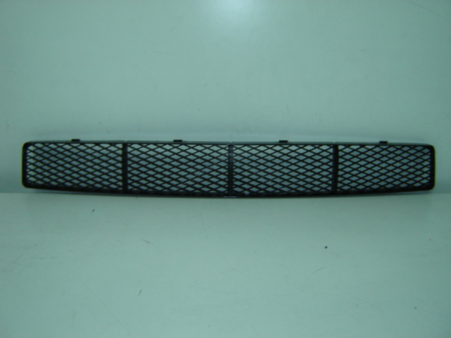REJILLA PARAGOLPES DELANTERO CON HUECO (LOSAN)