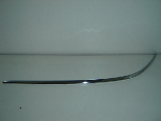 MOLDURA PARAGOLPES DELANTERO IZQUIERDO CROMADO