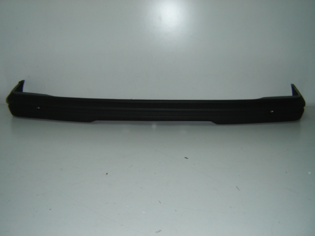PARAGOLPES TRASERO (FIBRA)