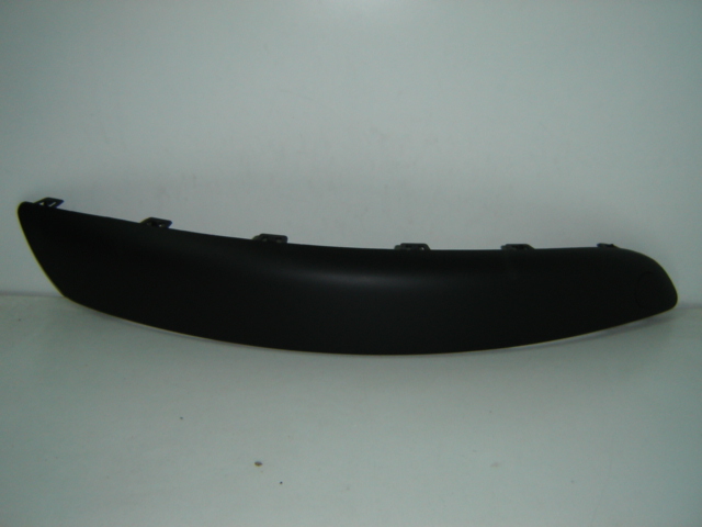 CAPA PARAGOLPES DELANTERO DERECHA NEGRO
