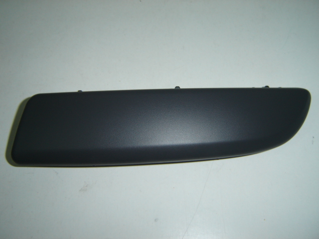MOLDURA DERECHA PARAGOLPES TRASERO