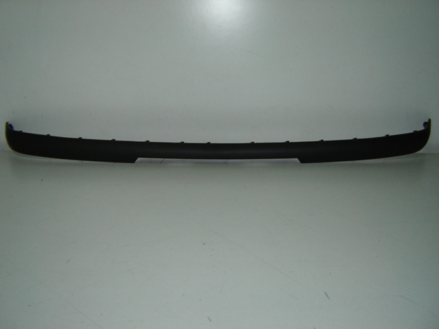 MOLDURA PARAGOLPES TRASERO NEGRO