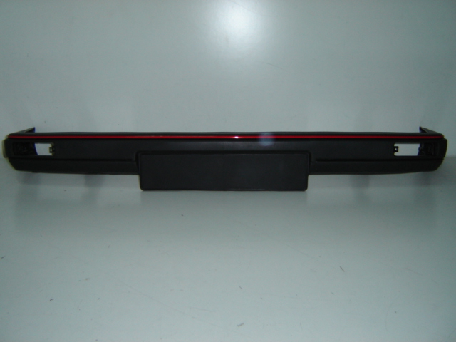 PARAGOLPES DELANTERO MOLDURA ROJA