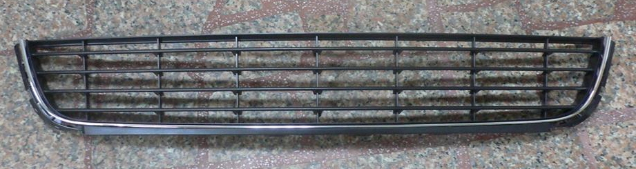 REJILLA PARAGOLPES DELANTERO CON MOLDURA CROMADA