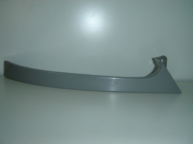 MOLDURA INFERIOR FARO DERECHA