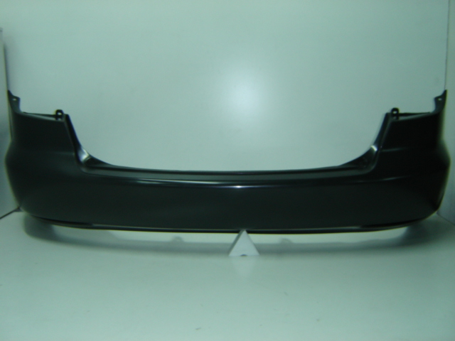 PARAGOLPES TRASERO NEGRO SEDAN 4PUERTAS