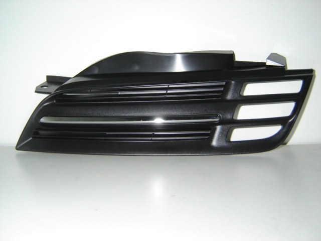 REJILLA IZQUIERDA (NEGRA/CROMADA)