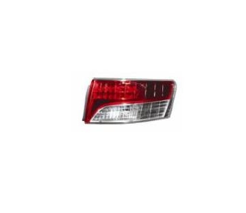PILOTO TRASERO DERECHO (SEDAN)