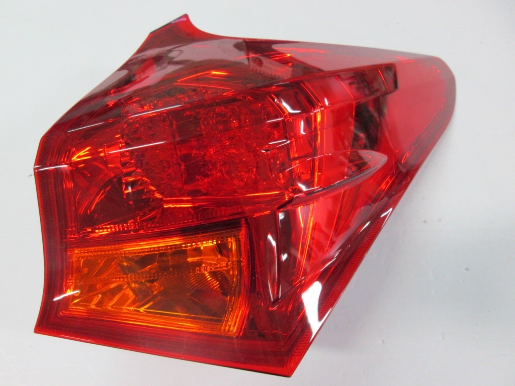 PILOTO TRASERO DERECHO CANTO LED (KOITO)